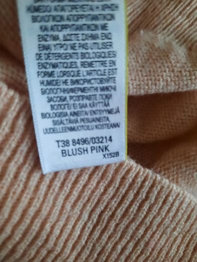 Lambswool blush pink jumper Marks and Spencer UK 12 in very good condition with no issues see last two photos for exact measurements FREE STANDARD POSTAGE INCLUDED