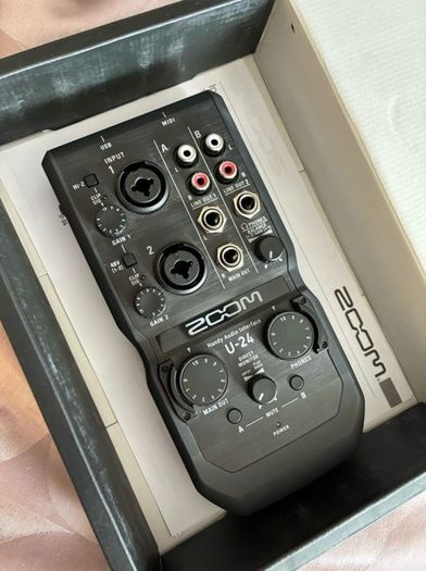 Zoom U-24 Handy Audio Interface free postage in Ireland