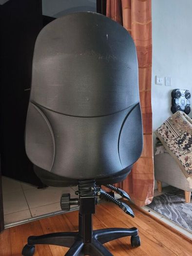 office chair in  good working condition