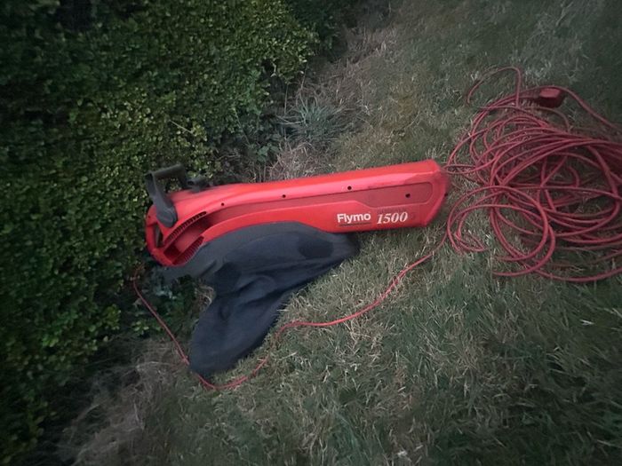 leaf blower