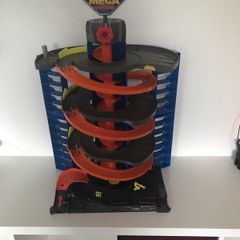 Hot Wheel Mega Garage