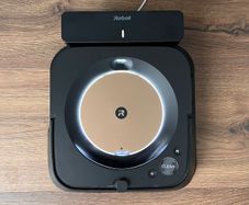 iRobot Braava jet m6 Smart Robot Mop + Accessories