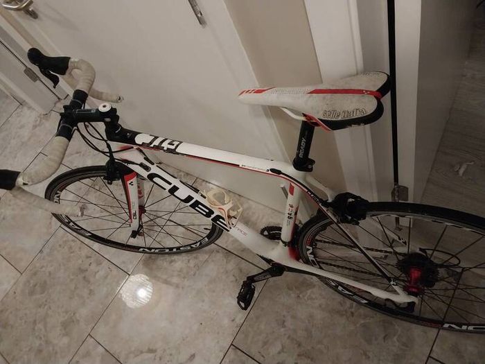 carbon fibre bike