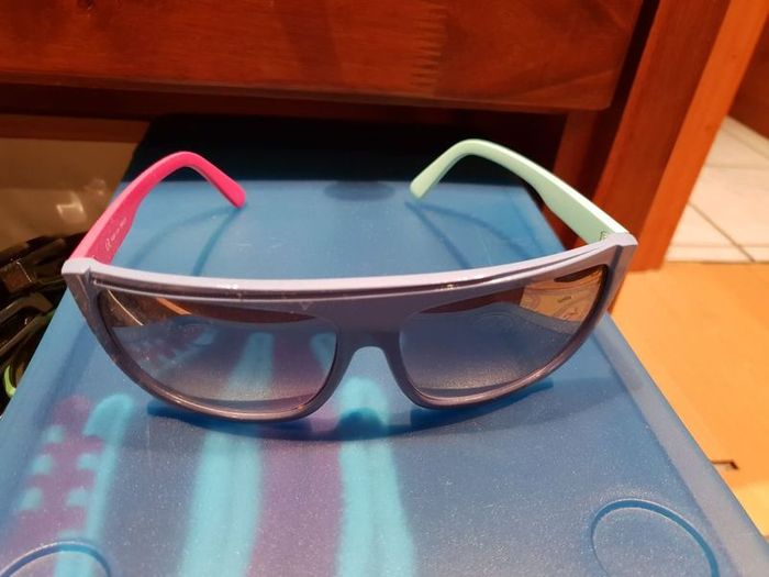 tri coloured mens glasses