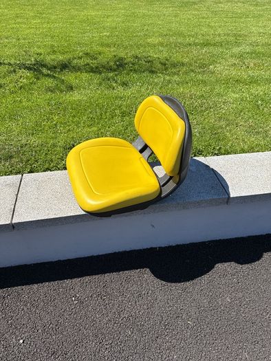John Deere Seat from an X350R