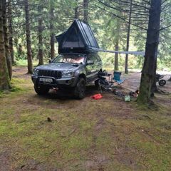 Wild land roof tent