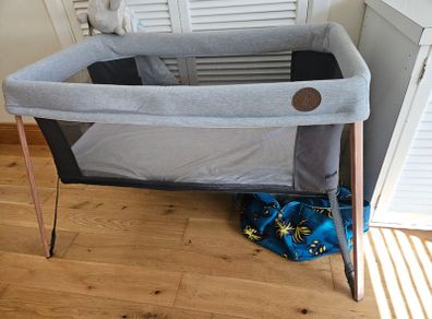 Maxi Cosi Travel cot almost new