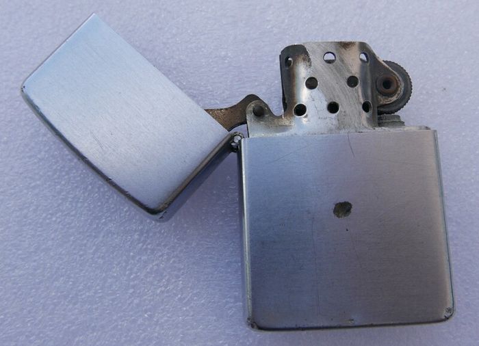 Vintage Zippo lighter manufactured in Bradford, PA, USA.(in working order)