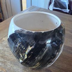 Flower pot