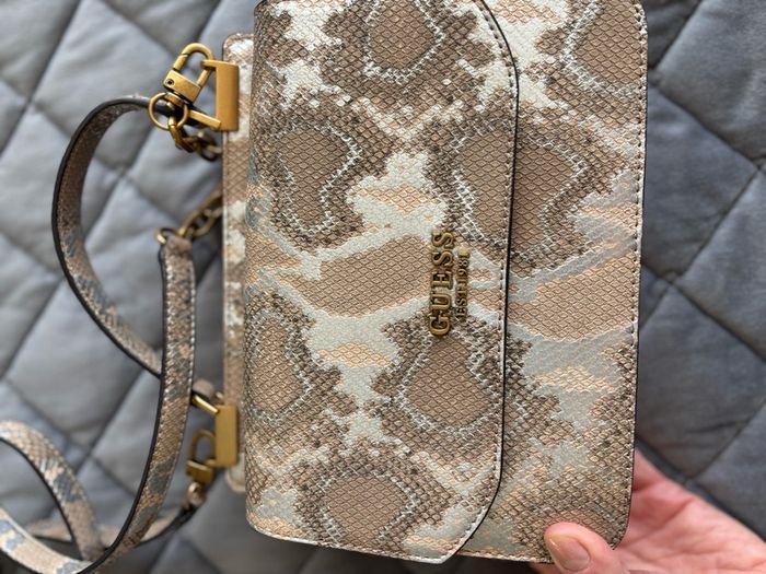 Guess Handbag / Shoulder bag HWKB85 48200