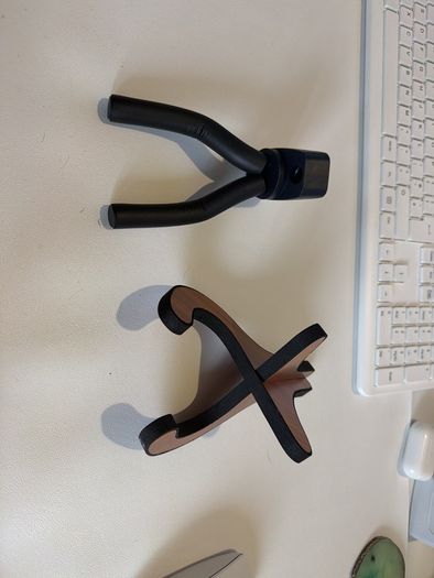 Guitar / Ukulele Desktop Stands