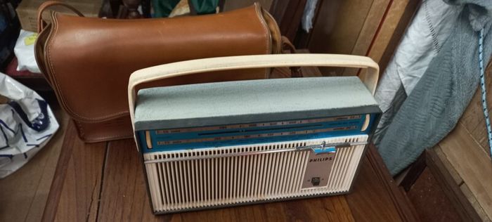 Vintage Philips Radio untested