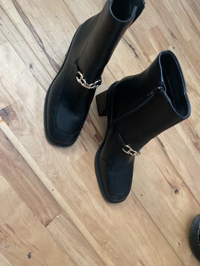 Rita Ora boots new