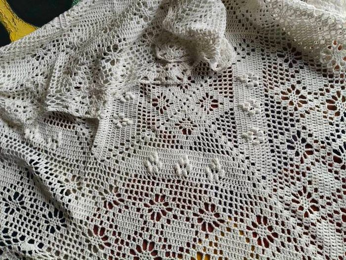 Vintage Embroidered lace Tablecloth