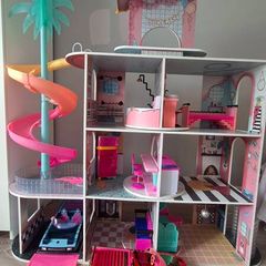 LOL Dolls House, accessories and 2 cars