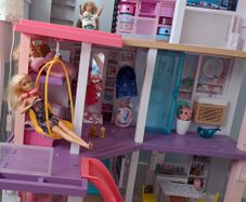 Barbie dream house