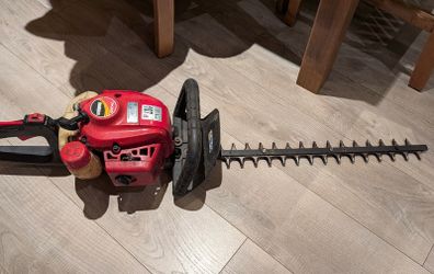 Shindaiwa DH230 Hedge Trimmer