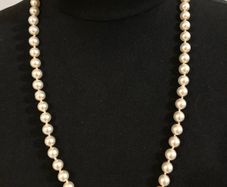 pearl necklace