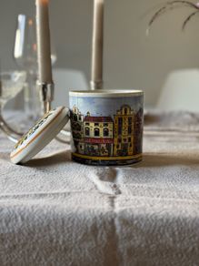 biscuit jar