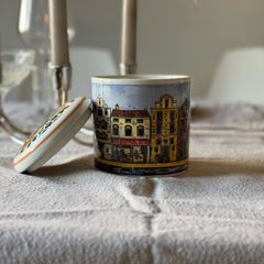 biscuit jar