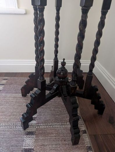 Victorian Pedestal Stand