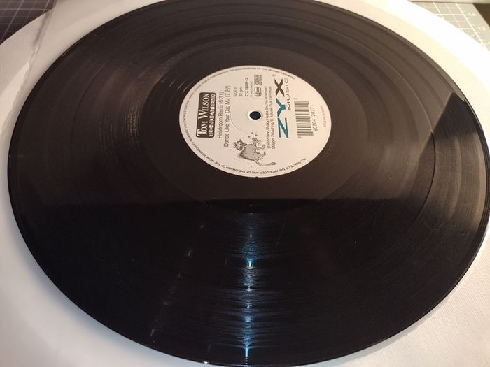 Tom Wilson - Techno Cat (ORIGNAL + Perplexer REMIX!) - ZYX Music Records - GERMAN Pressing! Incl. ORIGINAL Dance Like Yer Dad Mix TOO!