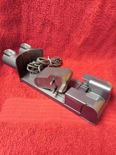 GENUINE  Dyson  Battery Charger With Docking Station  / Model  205720-01