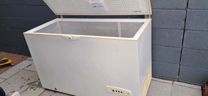 Chest freezer