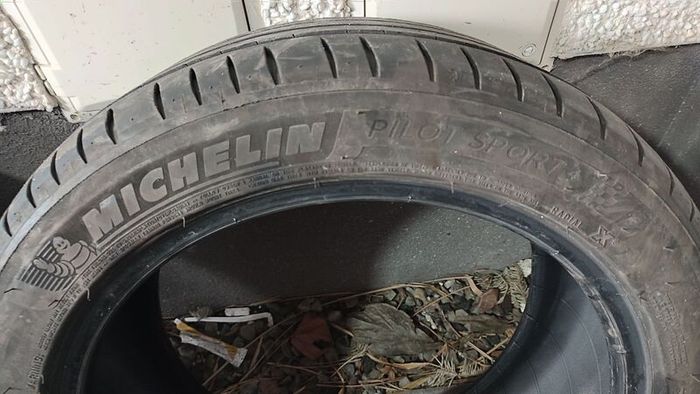 Michelin 235/45 ZR17 97Y Pilot sport 4 set of 2 preftormace tyres