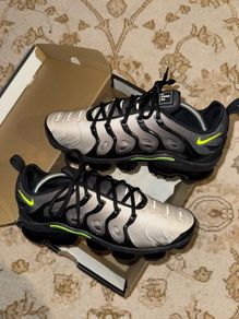 Nike Air Vapormax Plus Black Volt 924453-009