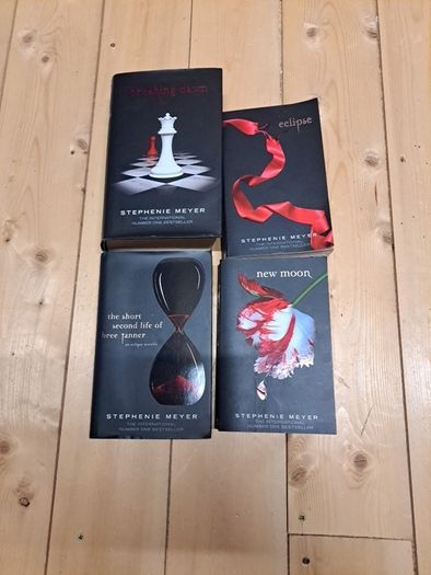 Stephanie Meyer book series