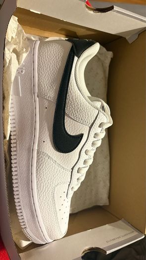 Size 8 Men's Nike Airforce 1s