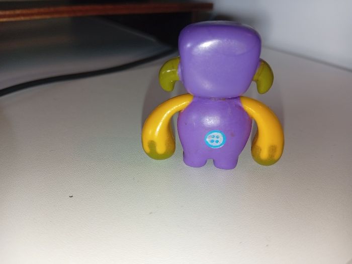 Fings Figures approx 4 cms produced by Topps Rare Figures Set From 2010 Discontinued 1 Year Later 28 Figures #2