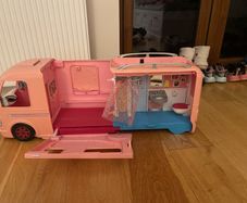 Barbie bus