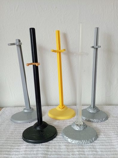 Doll stands lot b
