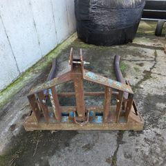 Bale Handler