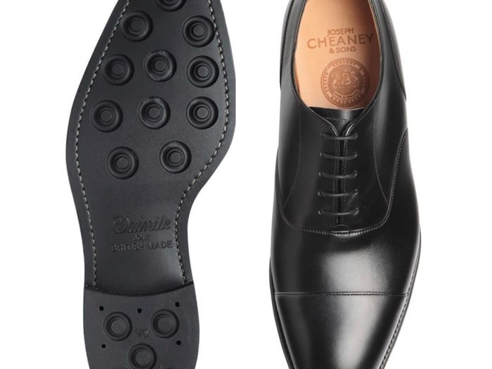 CHEANEY Harrington R Capped Oxford in Black Calf Leather | Rubber Sole