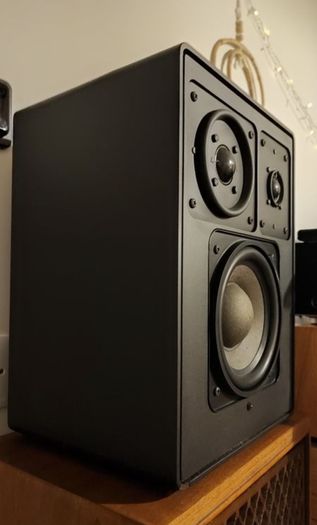 RFT B9271 CORONA, 3 way bookshelf speakers. Germany. Like Grundig.
