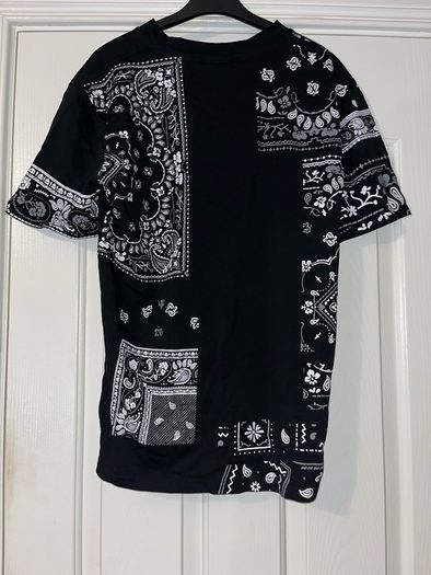 Black and White t shirt size large