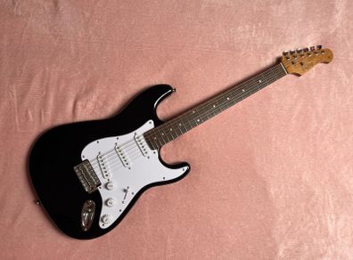 Harley Benton St-62 Guitar