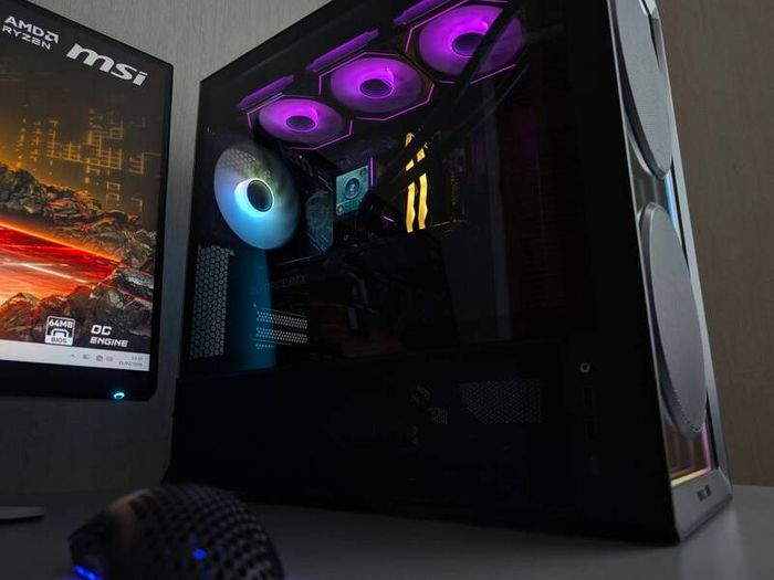 Lian Li High-end Gaming Pc | 9800x3d | 32gb Ddr5 | X870 | 2tb Nvme | Rtx 5070 Phyton Iii | Rm1000x