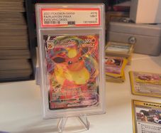Flareon VMax Evolving Skies 18 - PSA 9