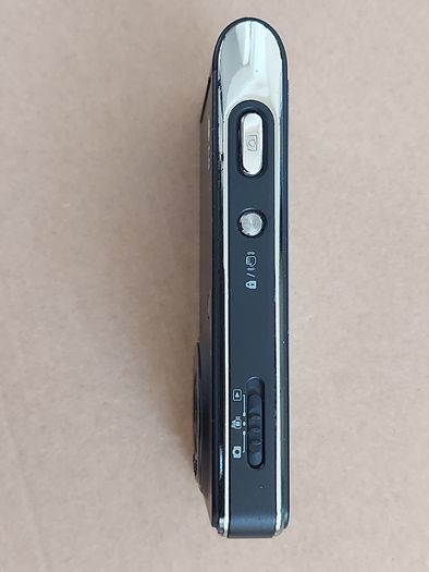 LG KU990 Viewty, Vintage Retro mobile phone in excellent cosmetic condition, No Battery, so not tested