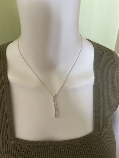 Silver tone sparkling necklace