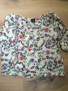 GAP Girls Flowery Blouse age 4-5