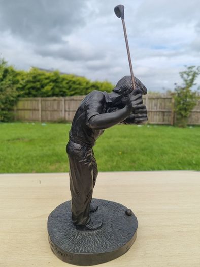 Golfer Figure by B.A. Ormond for Genesis Arts.