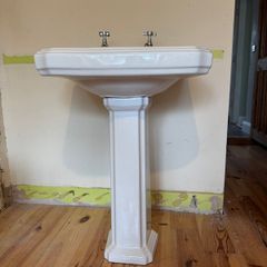 Georgian Handwash Basin & Taps