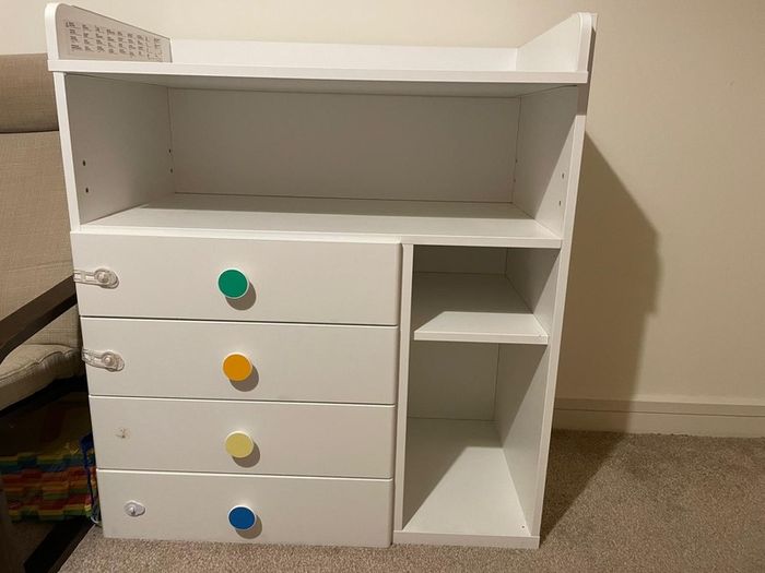 Baby changing unit