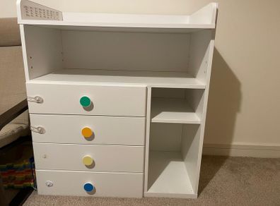 Baby changing unit