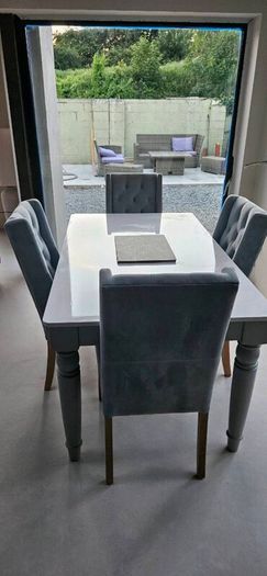 Dining Table & Chairs